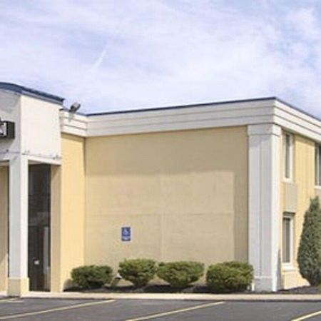 Days Inn By Wyndham Willoughby/Cleveland Kültér fotó